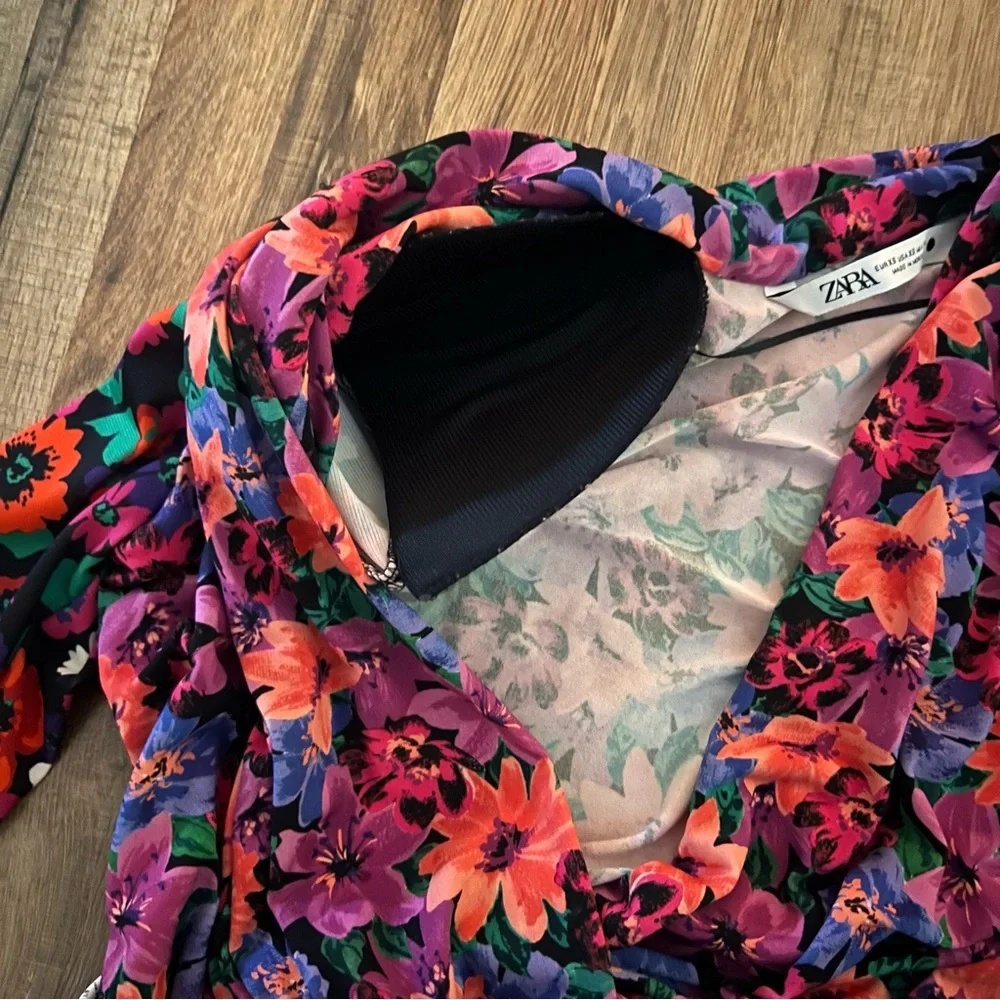 ZARA Floral Wrap Long Sleeve Shoulder Pad Top - Picture 12 of 15